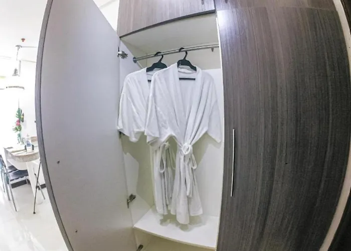 60 Percent Off Deluxe Ocean View Free Pool And Free Sauna Access Included Perfect Location Near Us Embassy, Naia, Makati, Bgc, Mall Of Asia, And Chinatown Dont Miss Out Book Now And Save Updated Price 2025 Hotel 5*
