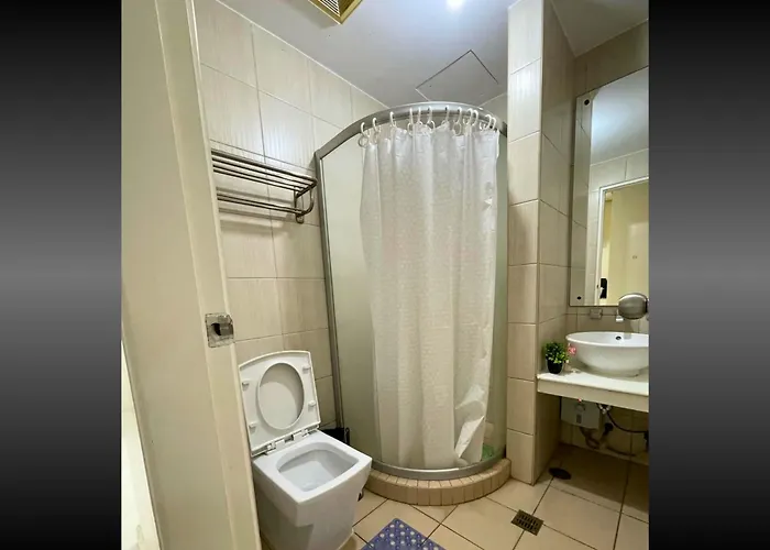 Hotel 60 Percent Off Deluxe Ocean View Free Pool And Free Sauna Access Included Perfect Location Near Us Embassy, Naia, Makati, Bgc, Mall Of Asia, And Chinatown Dont Miss Out Book Now And Save Updated Price 2025 Manille